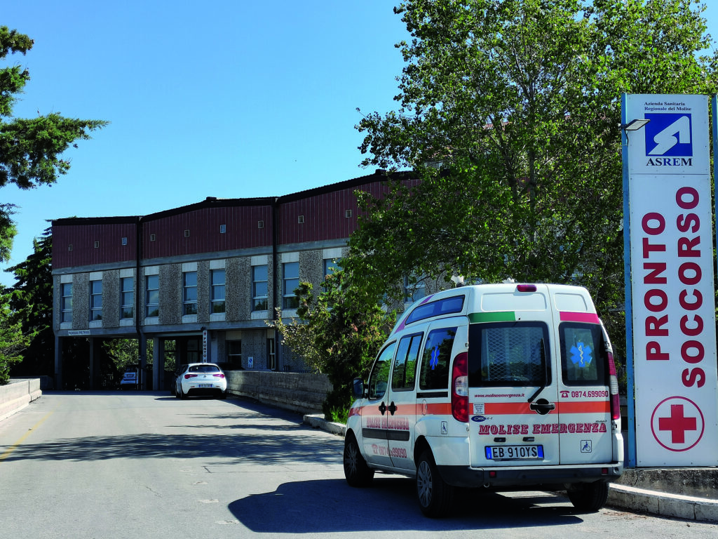 Campobasso. Medico fuori servizio rianima bimba al centro commerciale