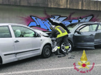 Scontro tra due auto sulla Fondovalle Rivolo, tre feriti in pronto soccorso
