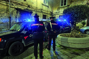 Campobasso. Giovane aggredisce un carabiniere dopo la perquisizione, denunciato