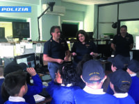 Isernia. Poliziotti per un giorno, i piccoli alunni della scuola San Leucio in visita in Questura