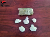 Termoli. Trovato con un etto e mezzo di hashish e cocaina, pusher 40enne arrestato dall’Arma