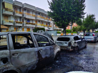 Campomarino. Due auto a fuoco al Lido, 64enne colto da infarto mentre sposta la sua vettura