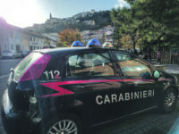 Castiglione Messer Marino. Sperona l’auto dei Carabinieri, 50enne finisce in manette