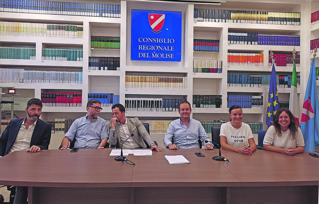 Doppio sottosegretario, i progressisti tirano dritto: consultiamo i molisani e vediamo cosa dicono