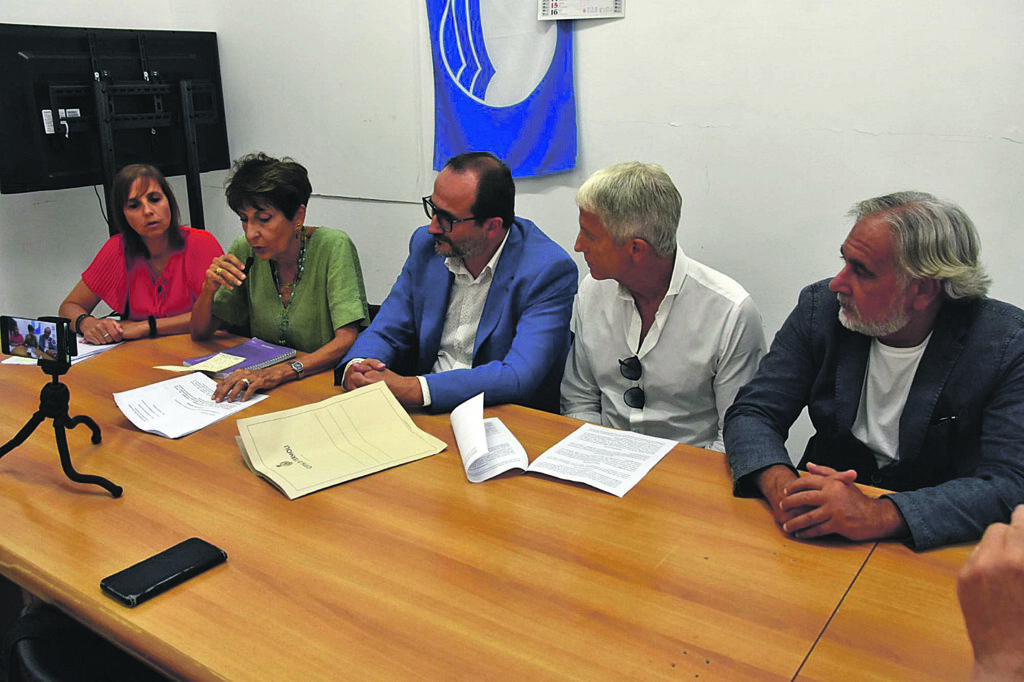 «Sospendere il servizio con ‘Energia Pulita’»