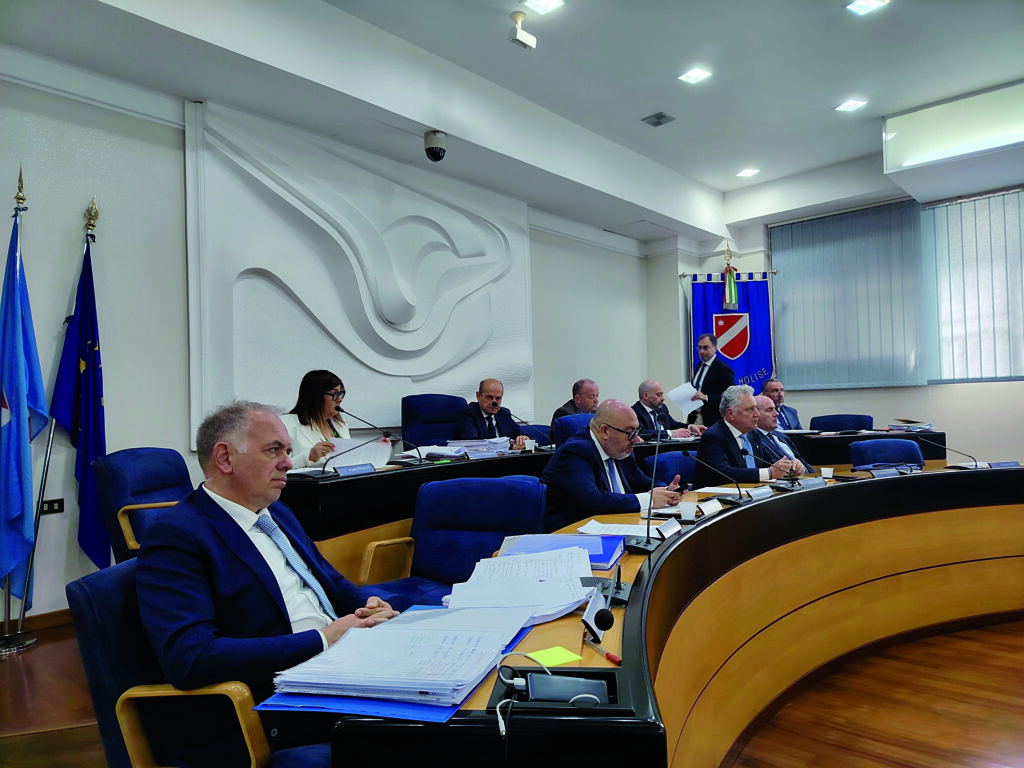 Bilancio e Stabilità, polemiche e maratona