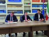 «Tagli a scuole e sanità per comprare le armi», i 5s in piazza a Roma per dire no al piano Ue