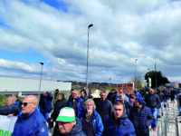 A piedi e coi trattori in via IV Novembre, la marcia di agricoltori e allevatori contro il Parco del Matese
