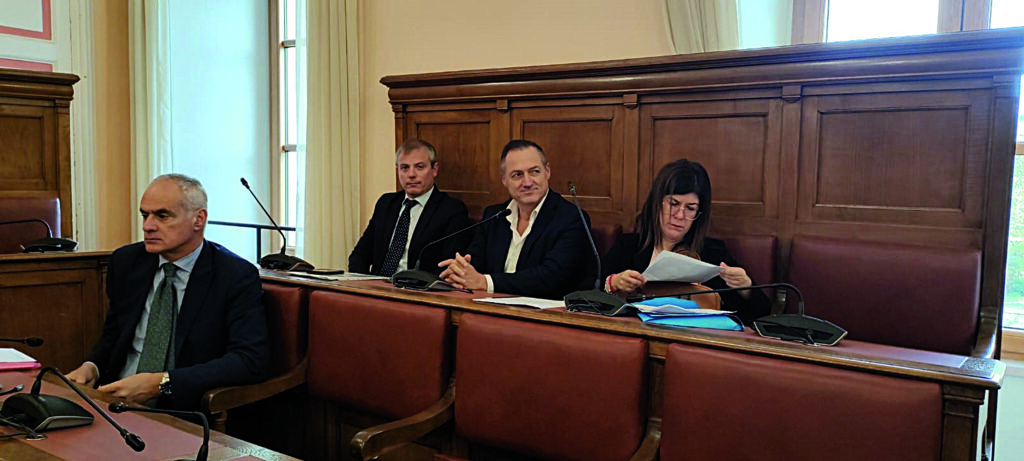 Traditi sulla Sea e dal ricorso elettorale, i civici «indignati» dalle parole della sindaca: il gruppo passa compatto in minoranza