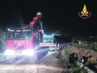 Palata. Colate di fango sulla SP 78, bus bloccato