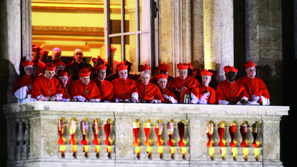Due fumate al giorno fino all’habemus papam
