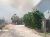 Incendi divampano in diverse zone costiere