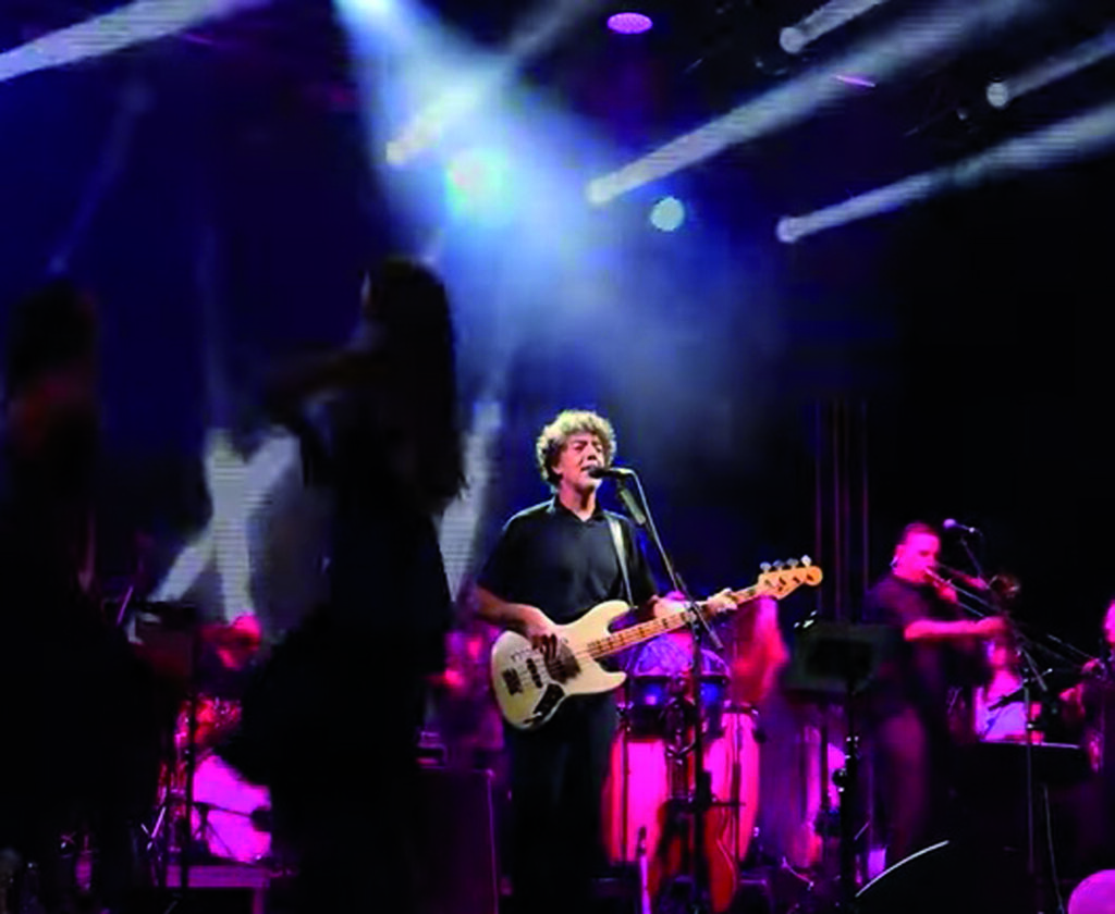 Città in delirio per Max Gazzè, serata magica in piazza Roma