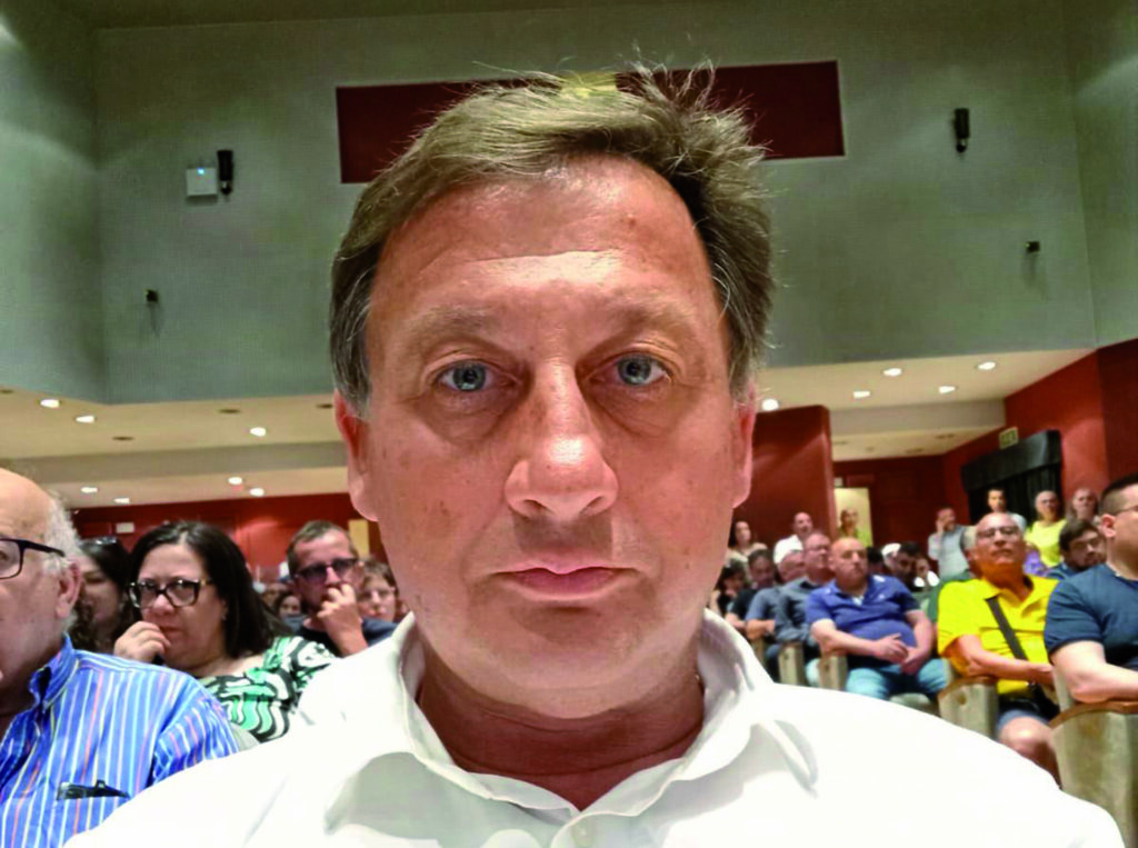 Saburro si dissocia, perde un pezzo la maggioranza