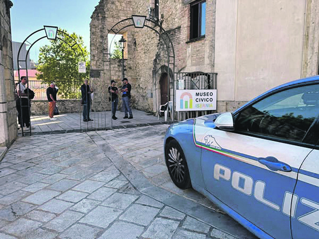 Assalto alla memoria: razziato il Museo Civico