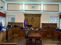 Seduta fiume in Consiglio, sulla Sea lo scontro non si placa