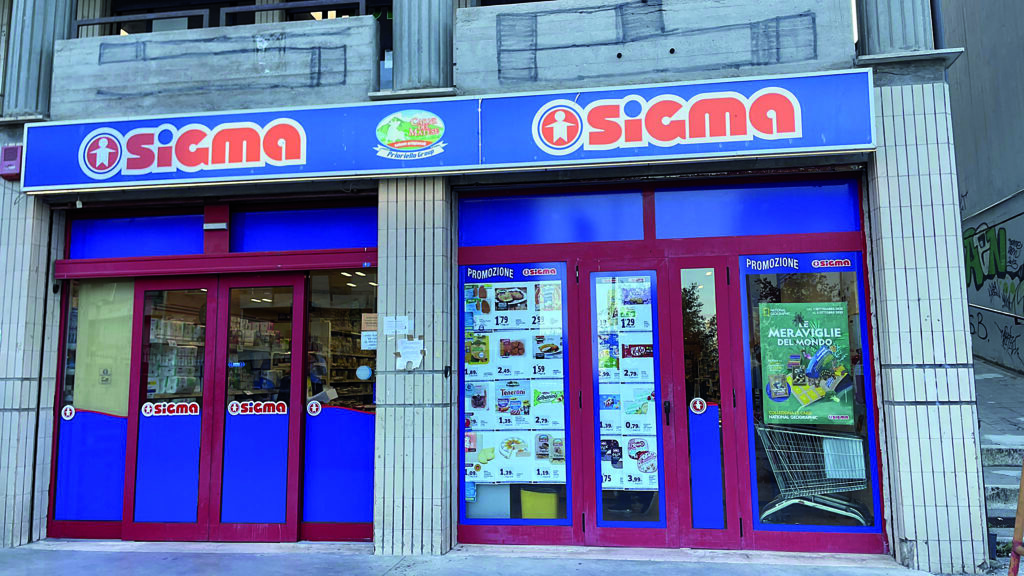 Rapina al Sigma: uomo armato fugge con la cassa