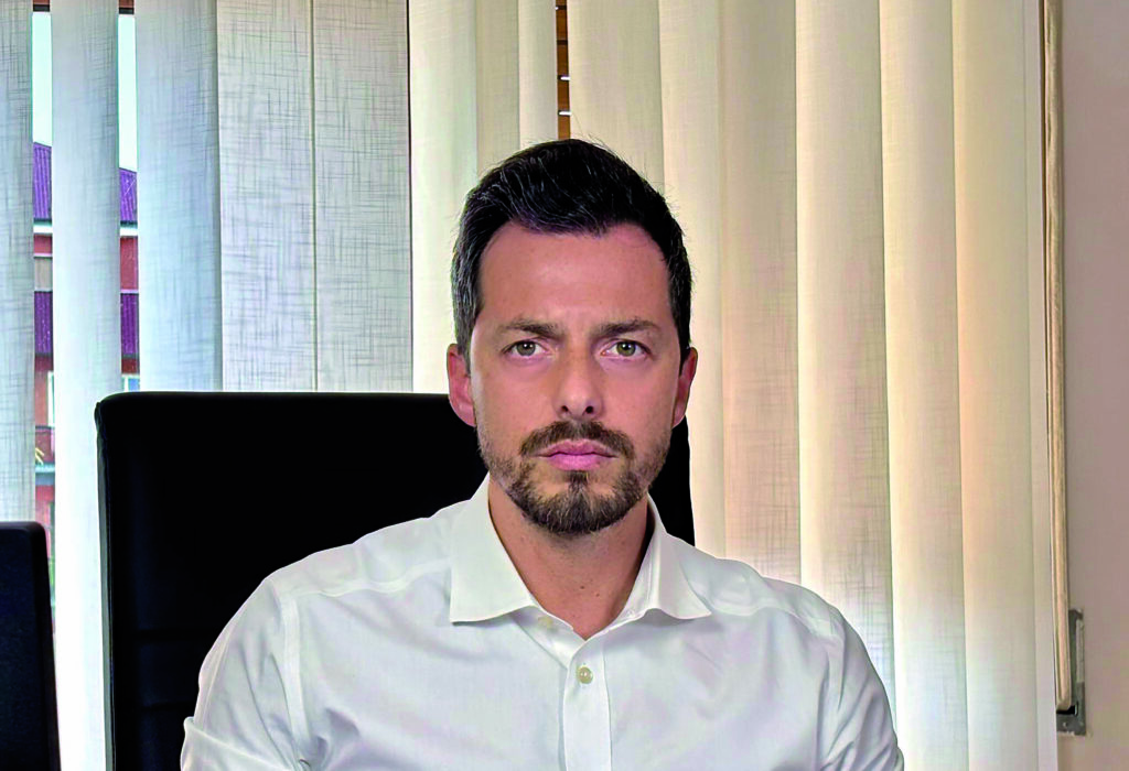 Sanità pubblica sotto attacco, Greco guida la protesta: domani incontro aperto a tutti al teatro Italo Argentino