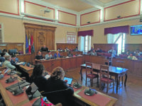 Il Consiglio riparte: scintille su nomine, piscina e scuole