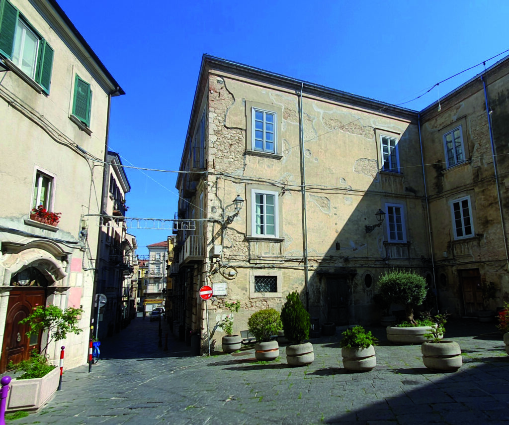 Centro storico, Mario Annuario incalza il Comune: «Servono interventi urgenti»