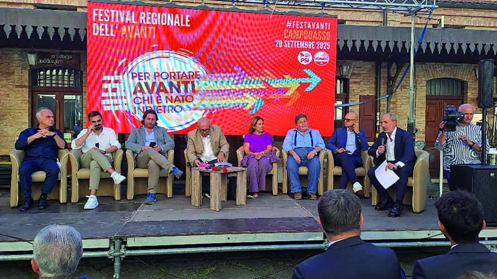 Dal palco dell’Avanti bordate a Meloni: «Diritti dei popoli soppressi, governo afono»