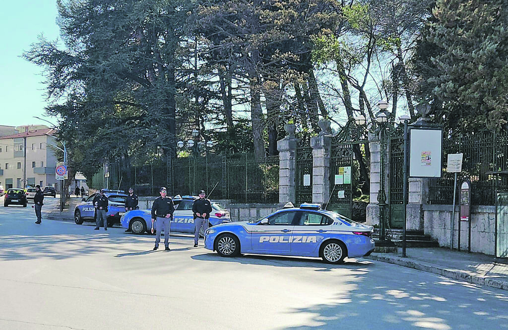 Mette a segno un furto e prova il bis, denunciato dalla Polizia