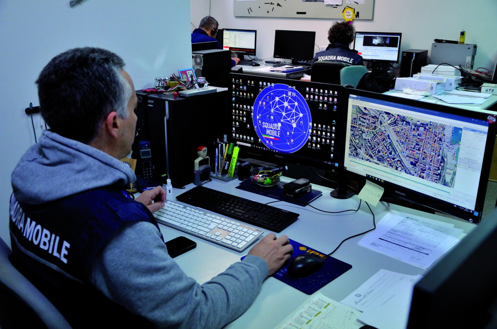 Spaccio in un garage del Cep, un arresto e due denunce