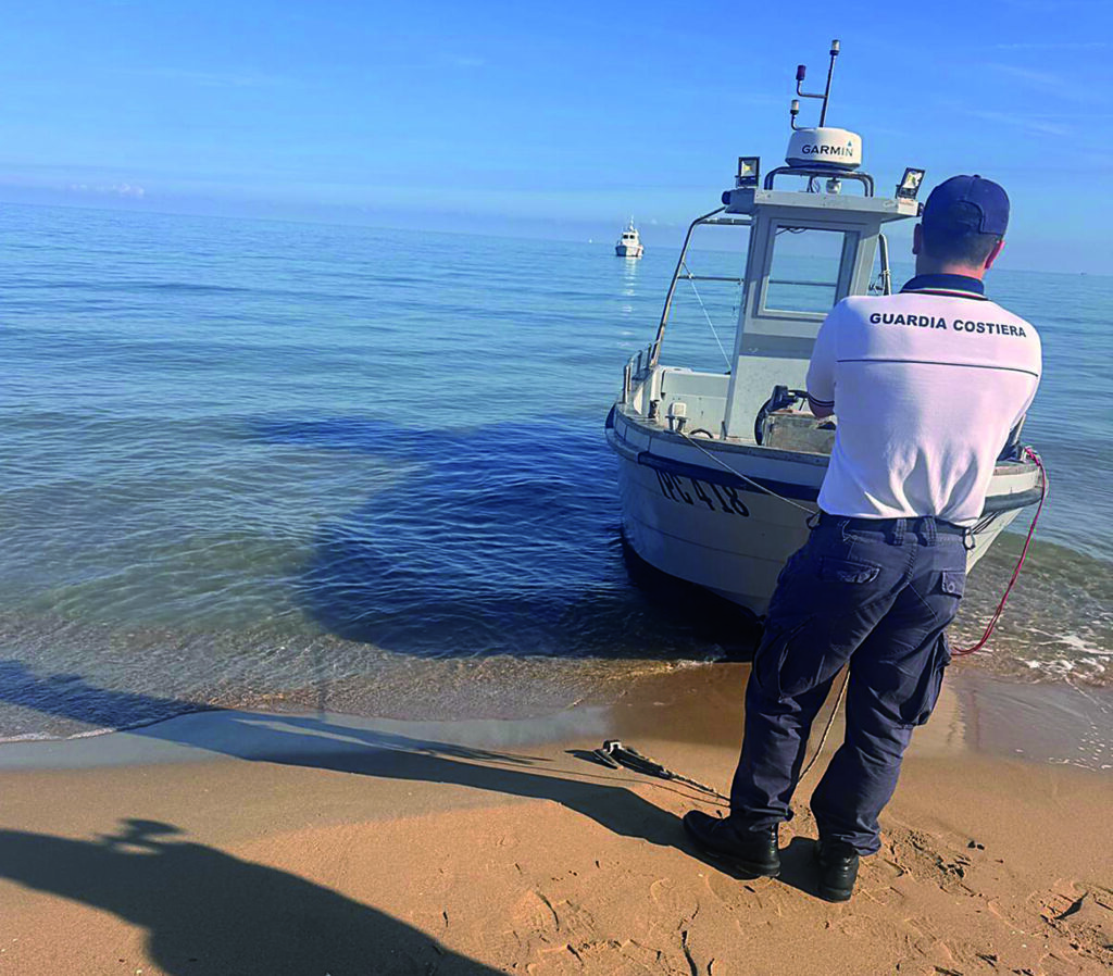Barca da pesca rubata a Roseto degli Abruzzi ritrovata a Petacciato