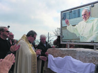 Il messaggio di pace e di fraternità di Bergoglio in via Corsica