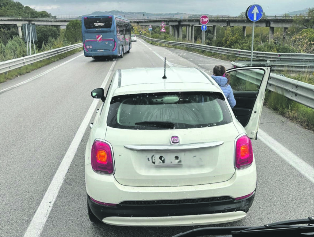 Autista aggredito sulla Bifernina: colpito per aver rispettato la legge