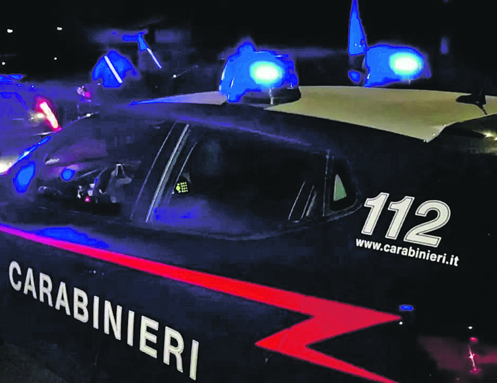 Minaccia e rapina un ragazzo, minorenne finisce in manette