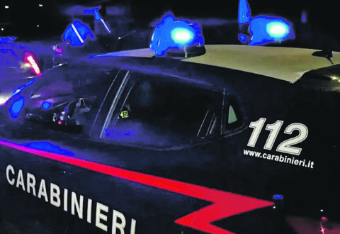 Minaccia e rapina un ragazzo, minorenne finisce in manette