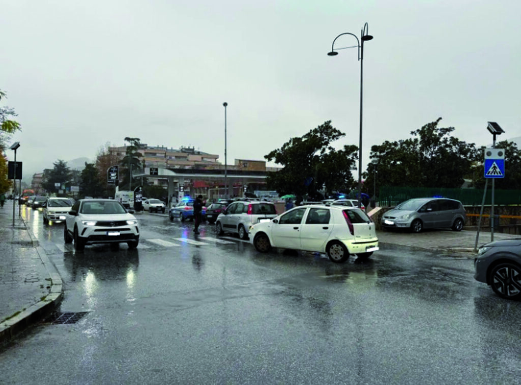 Isernia, investiti davanti all’Istituto Mattei: paura per alcuni studenti e docenti