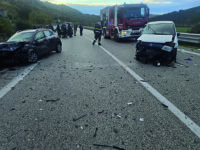 Violento impatto sulla statale 645: sei feriti, due in condizioni gravi