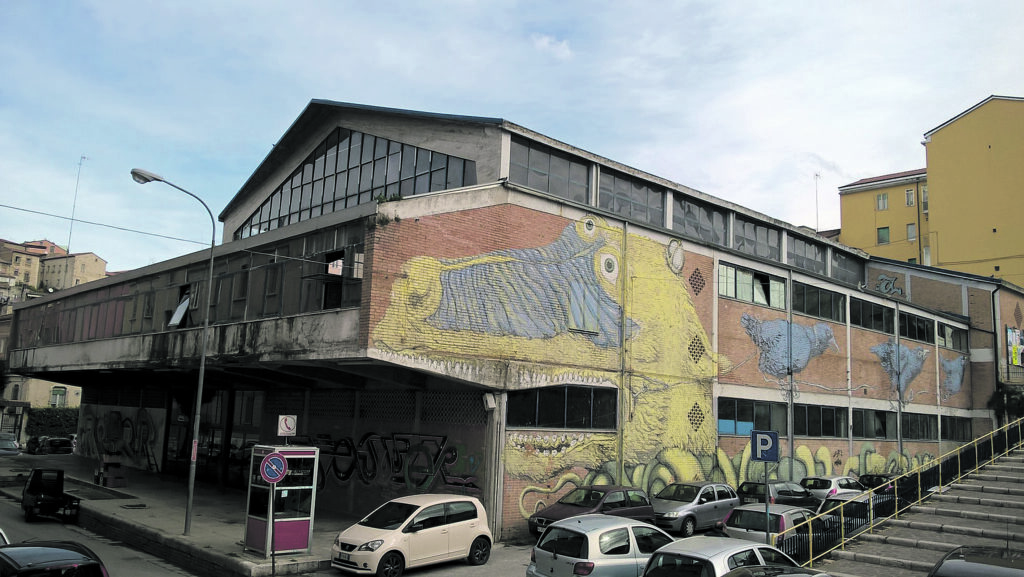 Nuova vita per il mercato coperto, lavori ai nastri di partenza