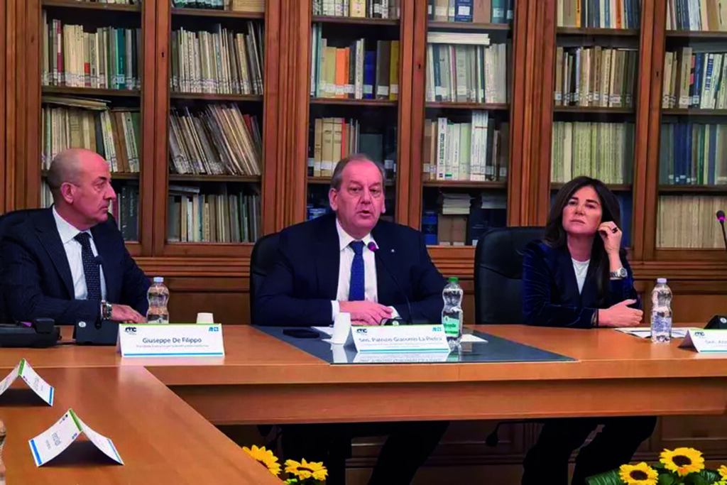 Acqua alla Puglia, «i fondi ci sono e il tubone si farà»