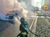 A fuoco Ford Fiesta, madre e bimba fuggono in tempo