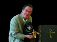 Ventunesimo record per l’uomo che scrive al contrario: e ora il secondo libro “normale”