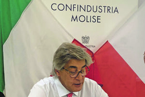 Confindustria non fa sconti: tenuta economica e sociale a rischio