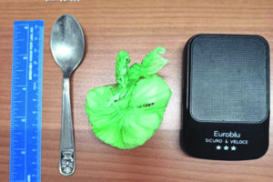 Trovato con cocaina e bilancino, arrestato un giovane: l’Arma intensifica i controlli