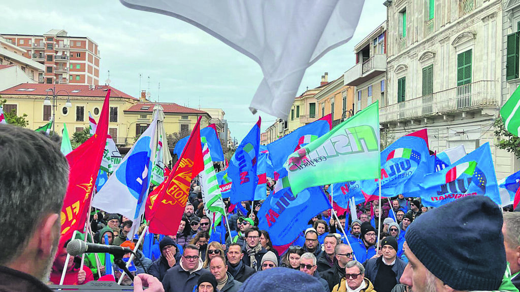 «Il governo resta muto e ‘regala’ la Gigafactory a qualche altro Paese»