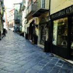 Torna la fiducia tra i consumatori, l’appello di Confcommercio: per Natale comprate sotto casa