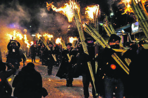 Agnone, la tradizionale 'Ndocciata della vigilia di Natale ©Enrico Barbini