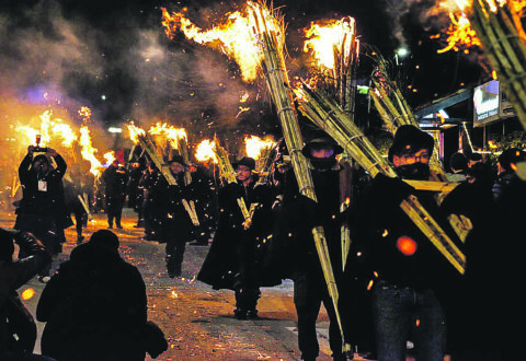 Agnone, la tradizionale 'Ndocciata della vigilia di Natale ©Enrico Barbini