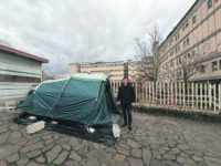 Sanità, Castrataro in tenda davanti al Veneziale: «Non si indietreggia di un passo»