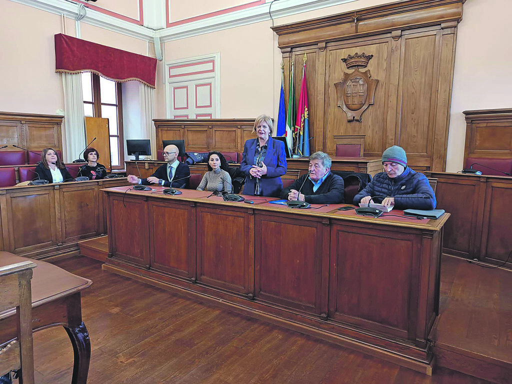 Senza treni da cinque anni, cittadini uniti per dire “stop all’isolamento”
