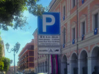 Sostegno al commercio, soste gratuite nei sabati di dicembre e nel periodo dei saldi