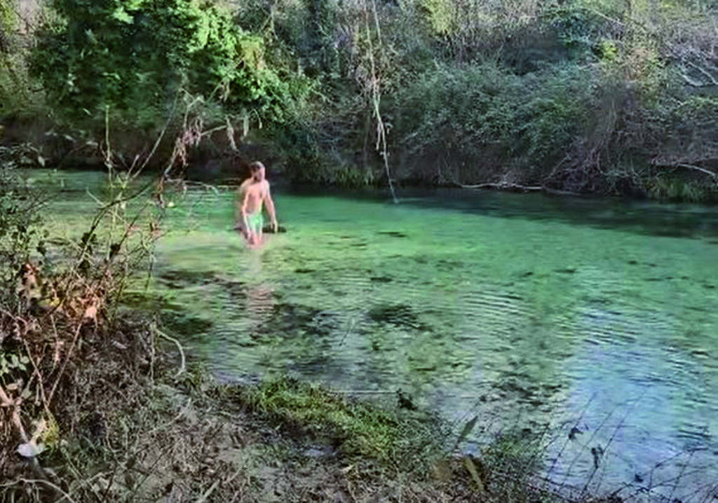 Il tuffo di Capodanno di Alessandro Angelone in difesa della sanità: pieno sostegno all’iniziativa di Castrataro