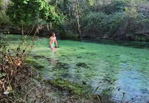 Il tuffo di Capodanno di Alessandro Angelone in difesa della sanità: pieno sostegno all’iniziativa di Castrataro