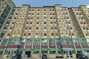 Cade dal secondo piano di Villa Maria, 80enne perde la vita